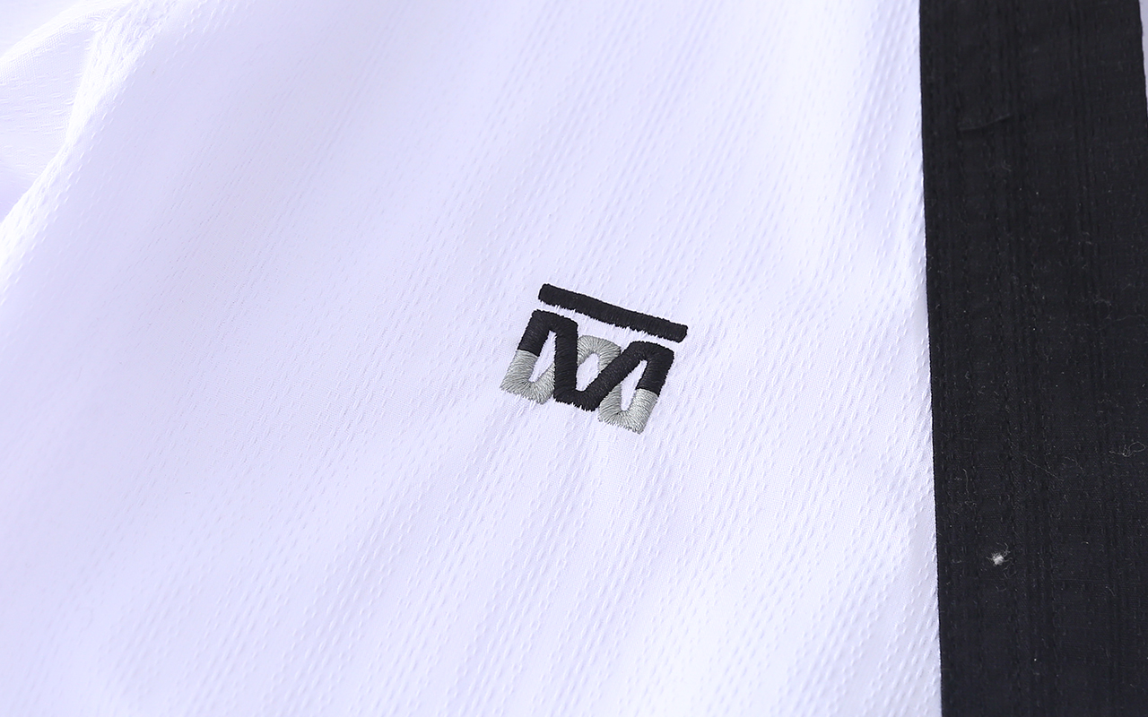 DOBOK-POOMSAE-DAN-MUJER-(MW-007)_03.jpg