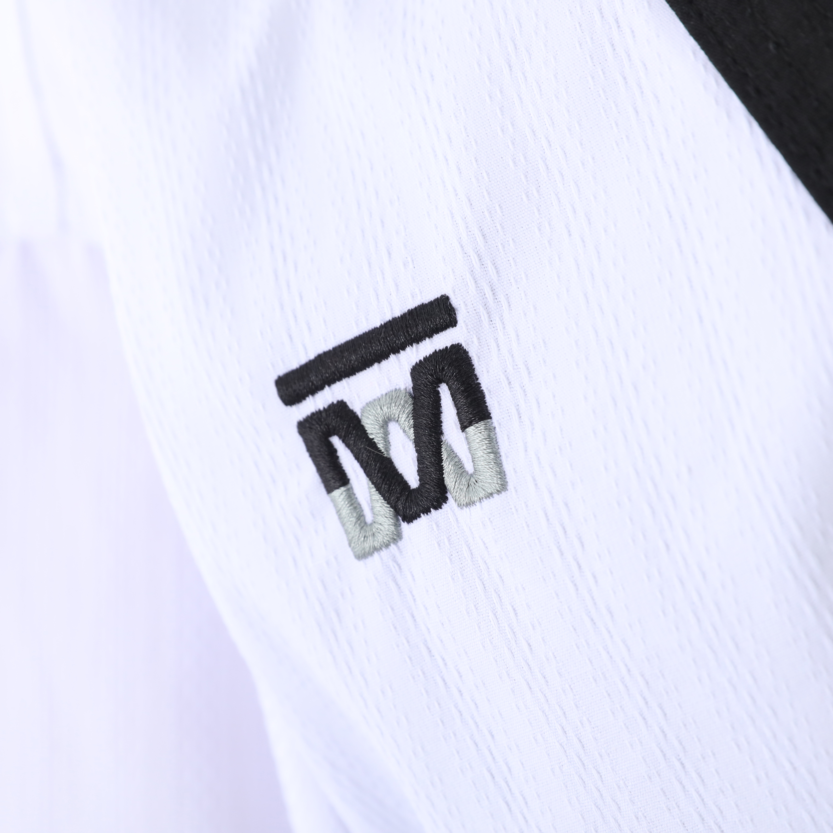 DOBOK-POOMSAE-DAN-HOMBRE-(MW-006)_05.jpg